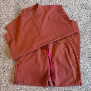 FIGS Scrub Set